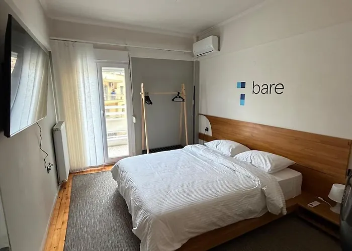 Vintage Chic 3' From The Metro Apartment