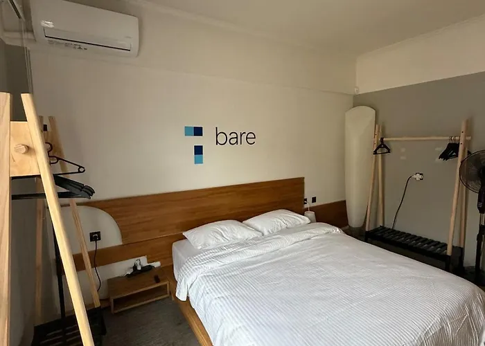 Vintage Chic 3' From The Metro Apartment