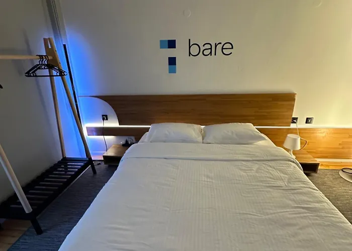 Vintage Chic 3' From The Metro *