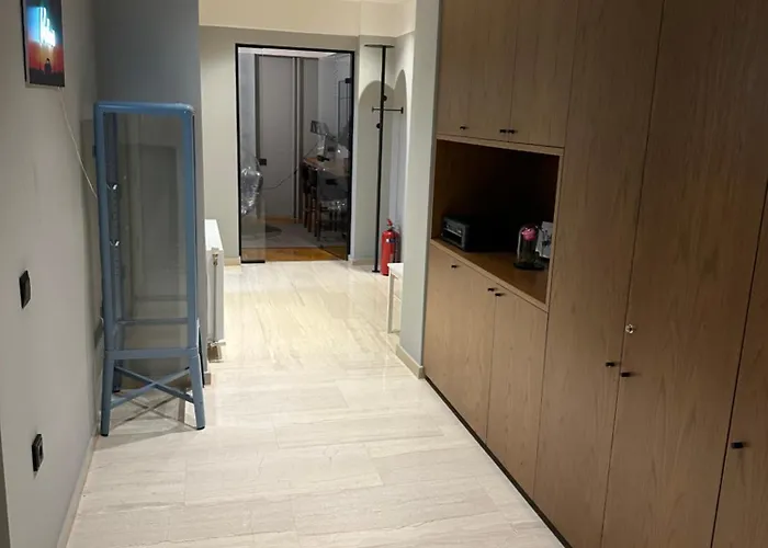 Vintage Chic 3' From The Metro