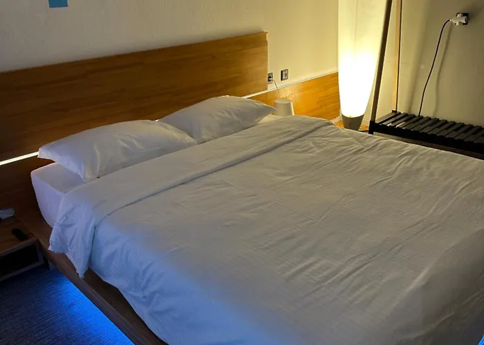 Vintage Chic 3' From The Metro Apartment *